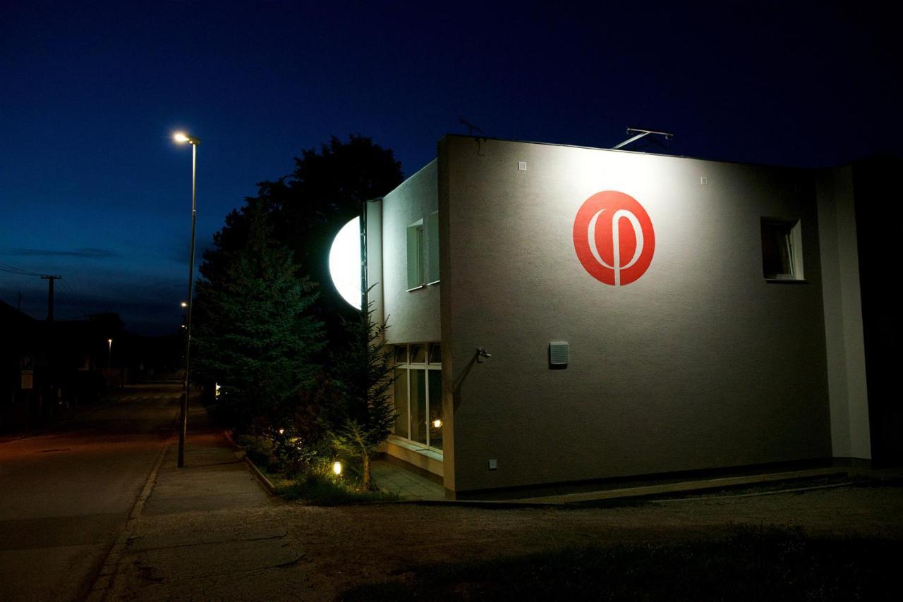 Penzion FORMULA Trenčín Exteriér fotografie